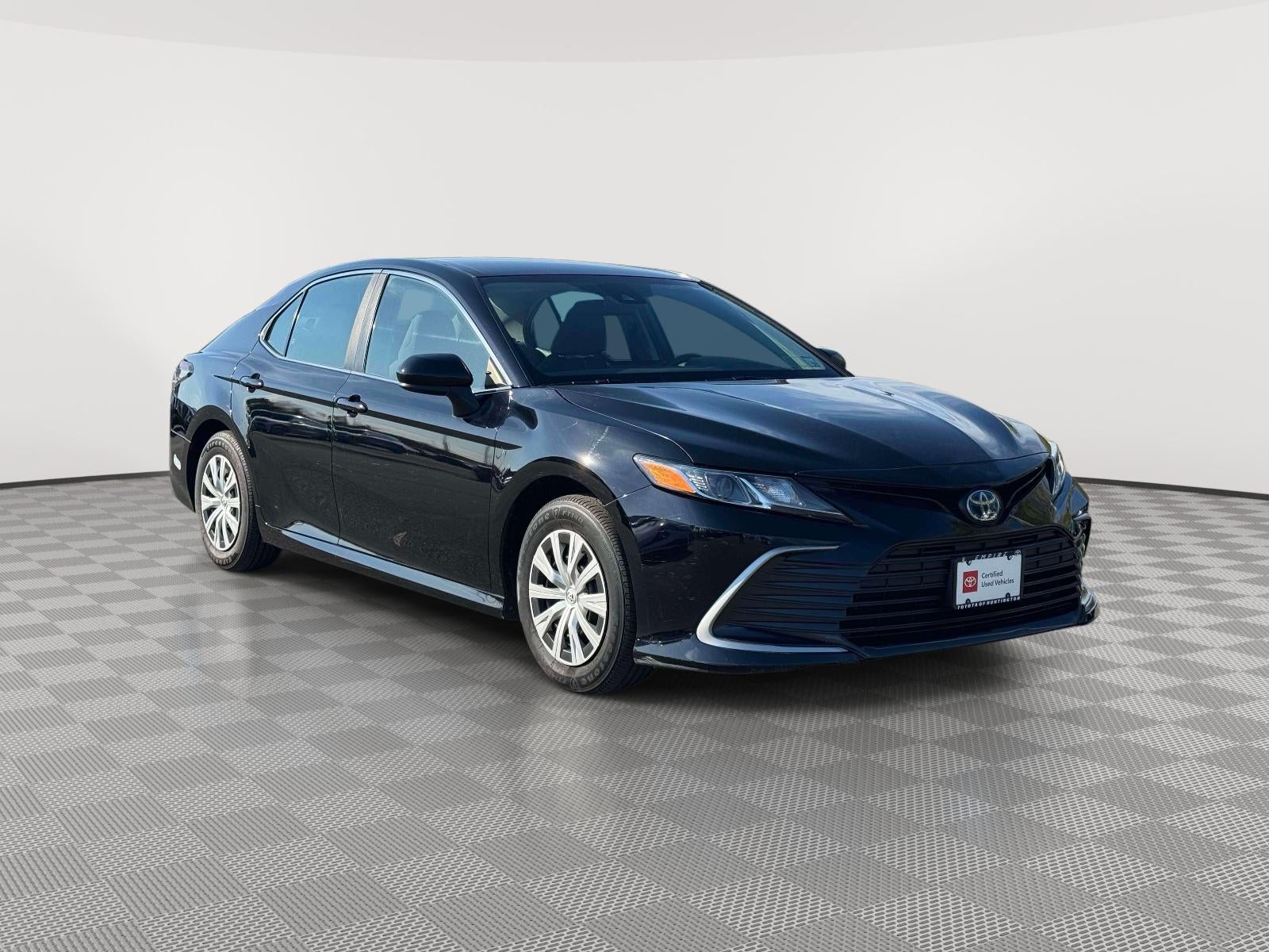 2022 Toyota Camry Hybrid LE