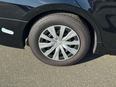 2022 Toyota Camry Hybrid LE
