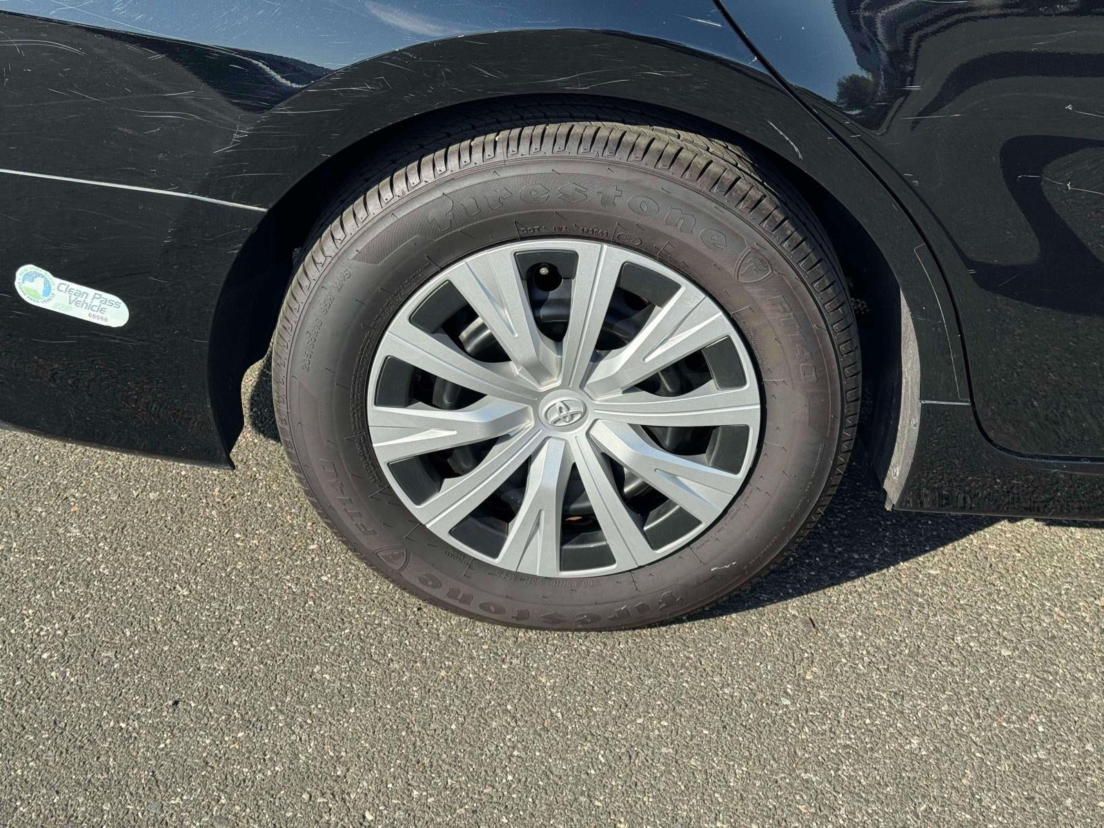 2022 Toyota Camry Hybrid LE