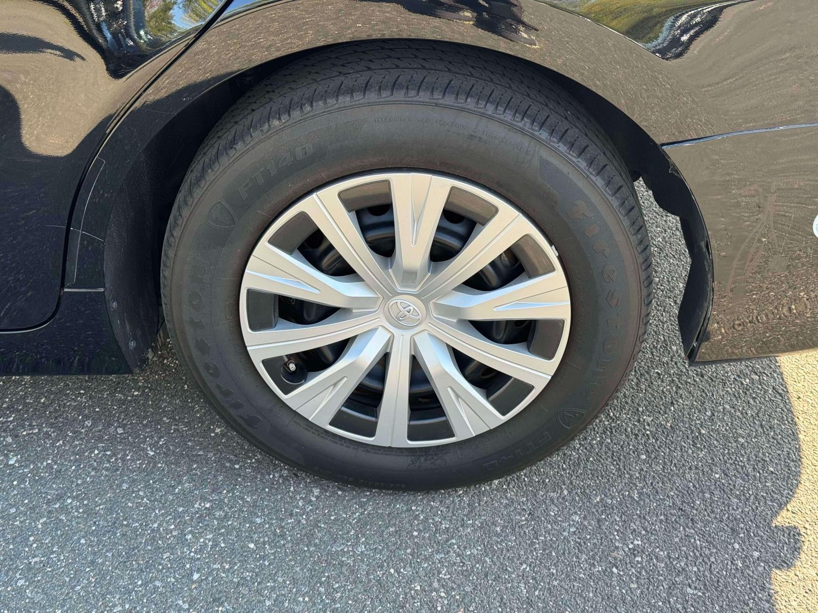 2022 Toyota Camry Hybrid LE