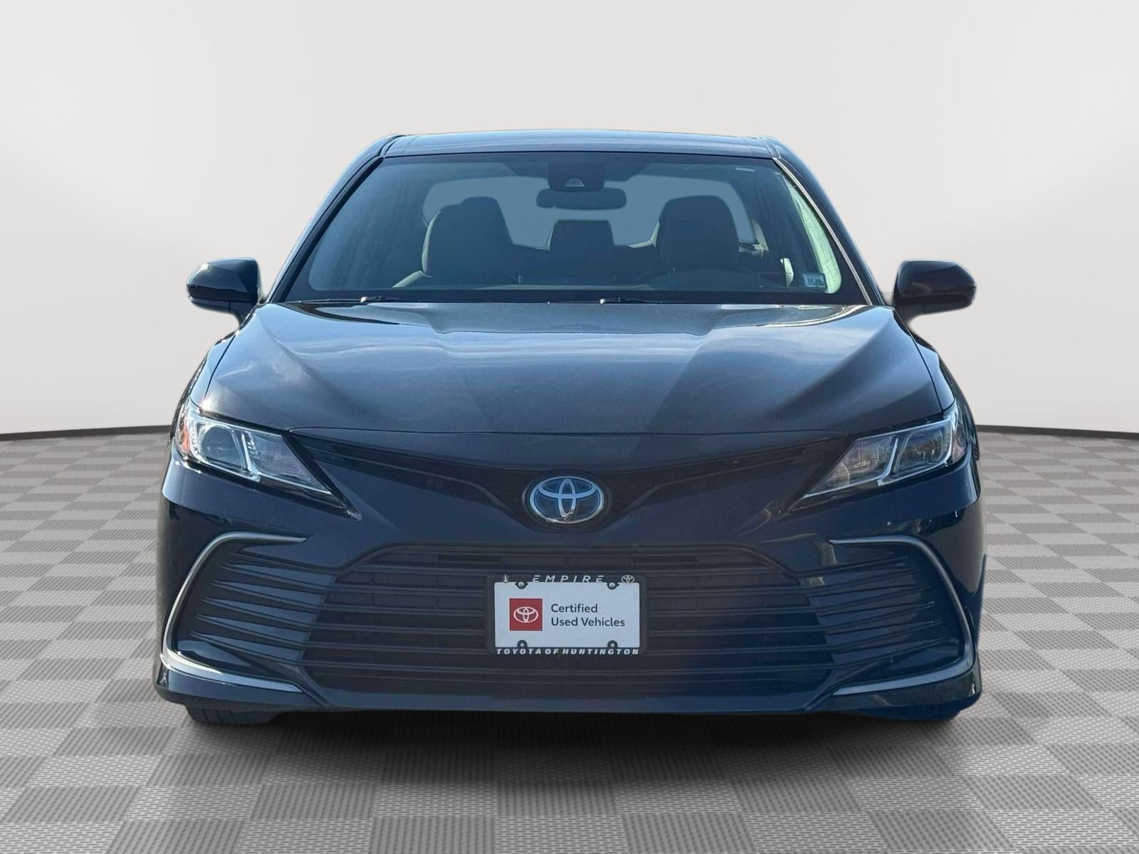 2022 Toyota Camry Hybrid LE