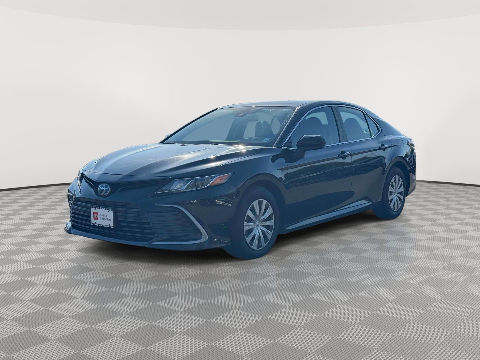 2022 Toyota Camry Hybrid LE