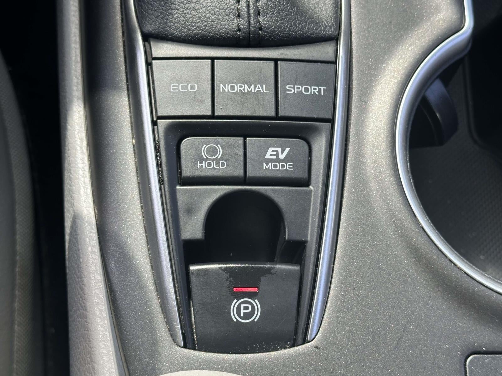 2024 Toyota Camry Hybrid XLE