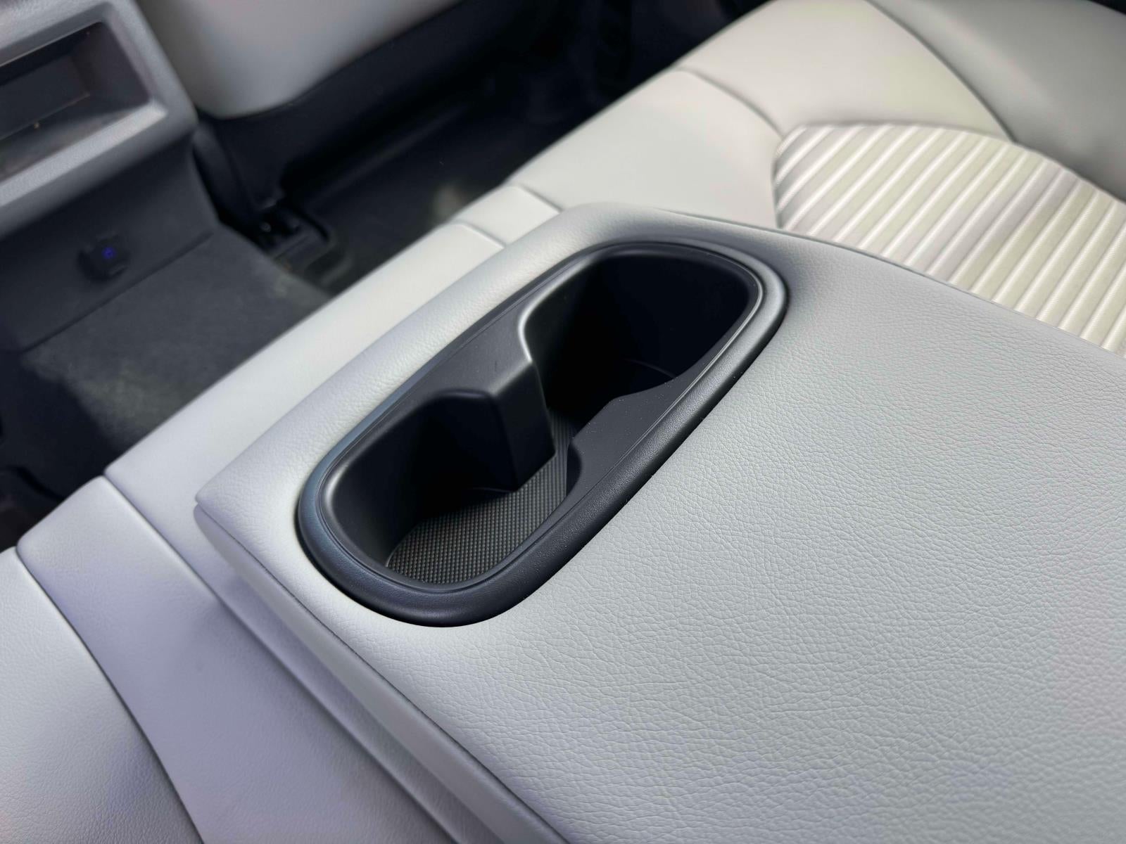 2023 Toyota Camry SE AWD