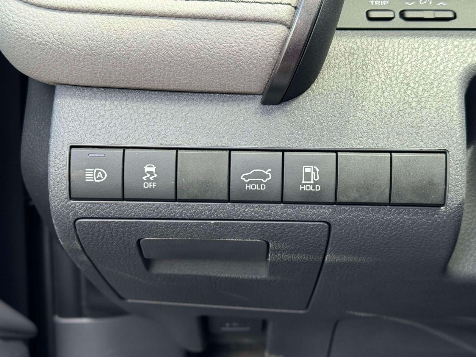 2023 Toyota Camry SE AWD