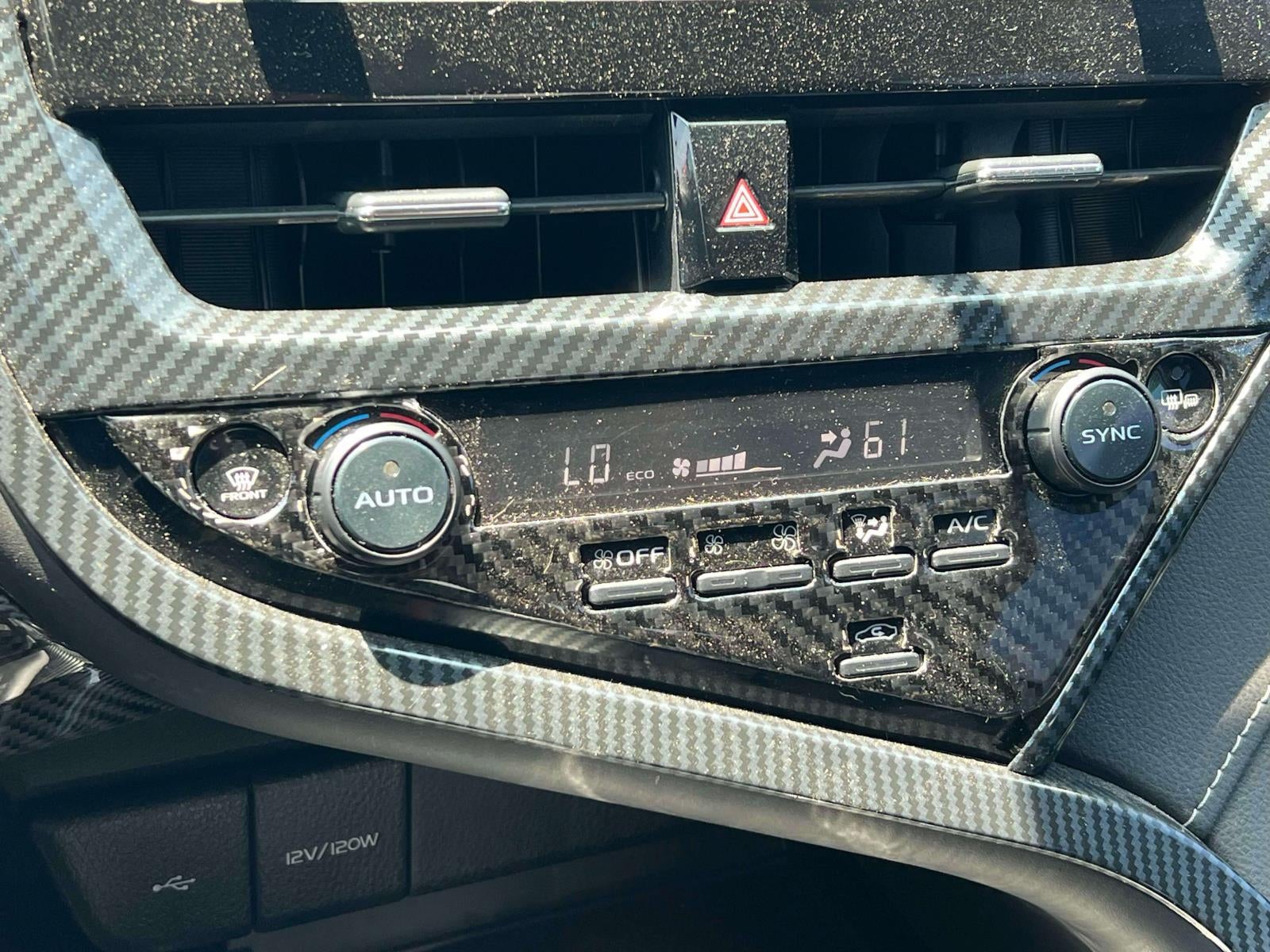2022 Toyota Camry SE Hybrid