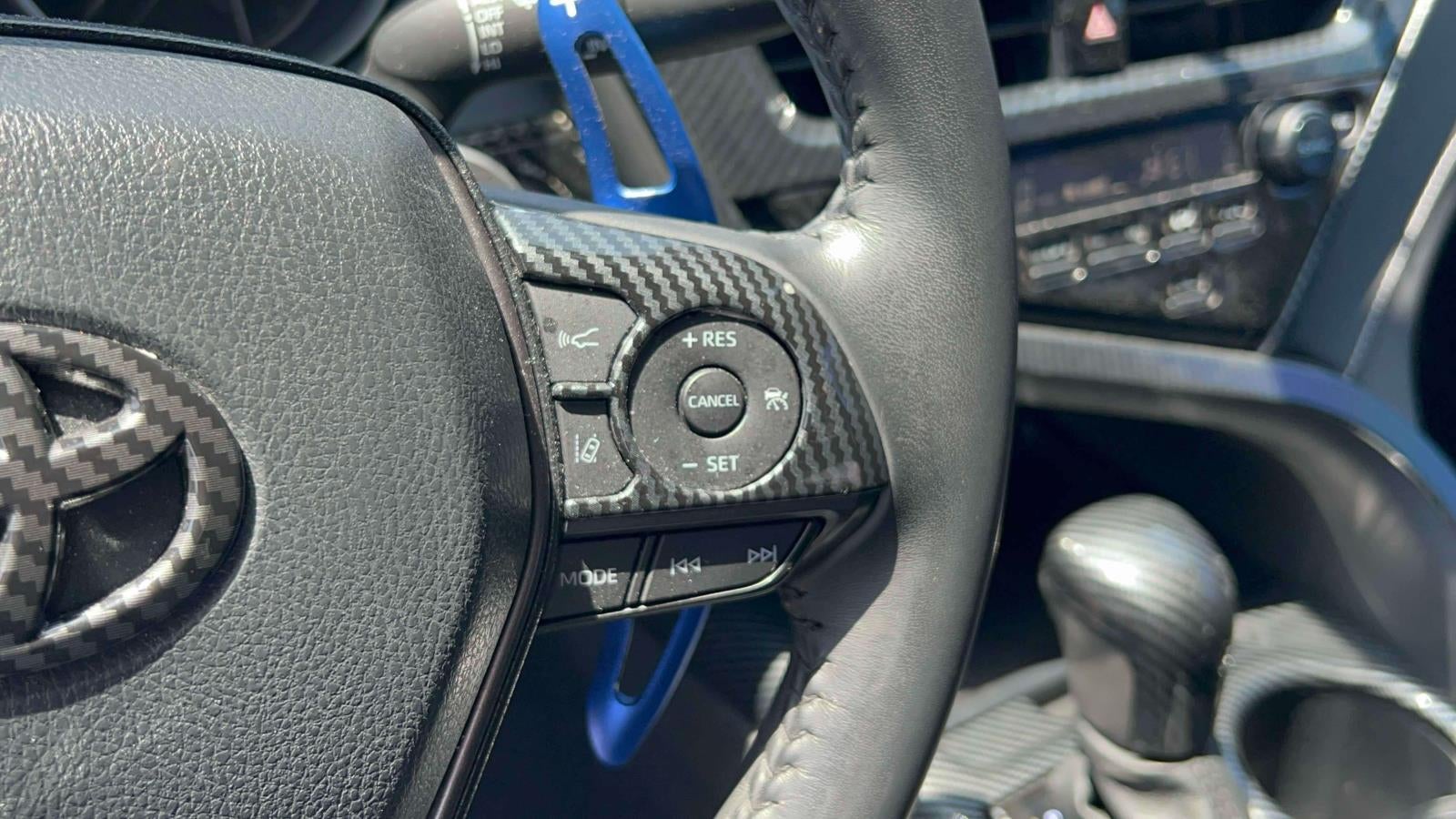 2022 Toyota Camry SE Hybrid