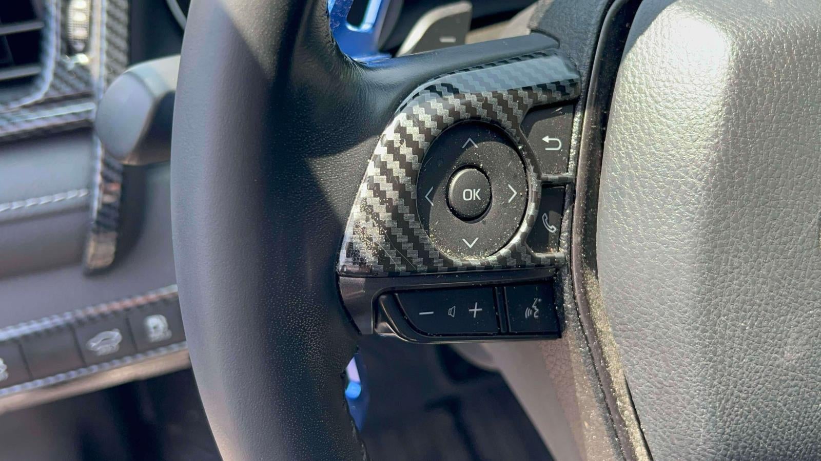 2022 Toyota Camry SE Hybrid