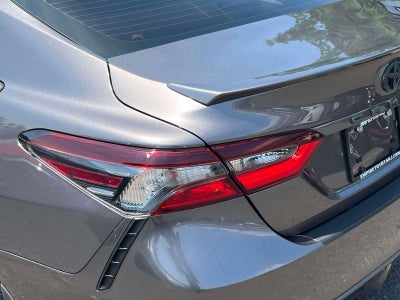 2022 Toyota Camry SE Hybrid