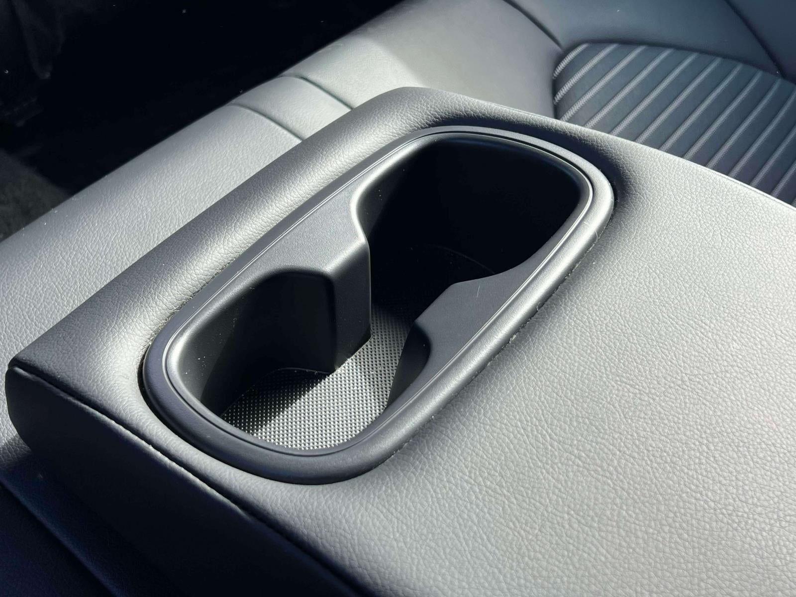 2023 Toyota Camry SE AWD