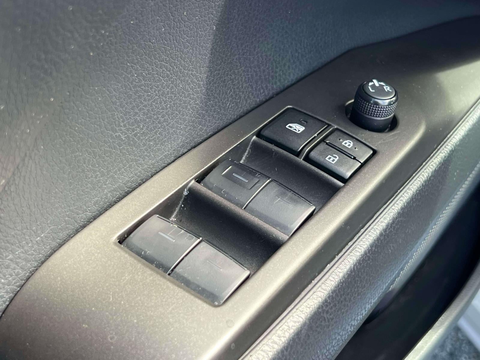 2023 Toyota Camry SE AWD