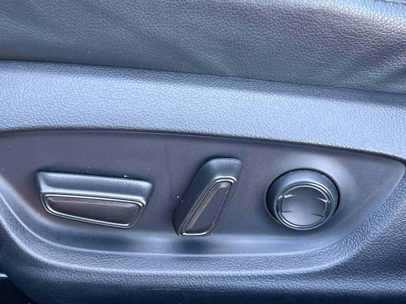 2023 Toyota Camry SE AWD