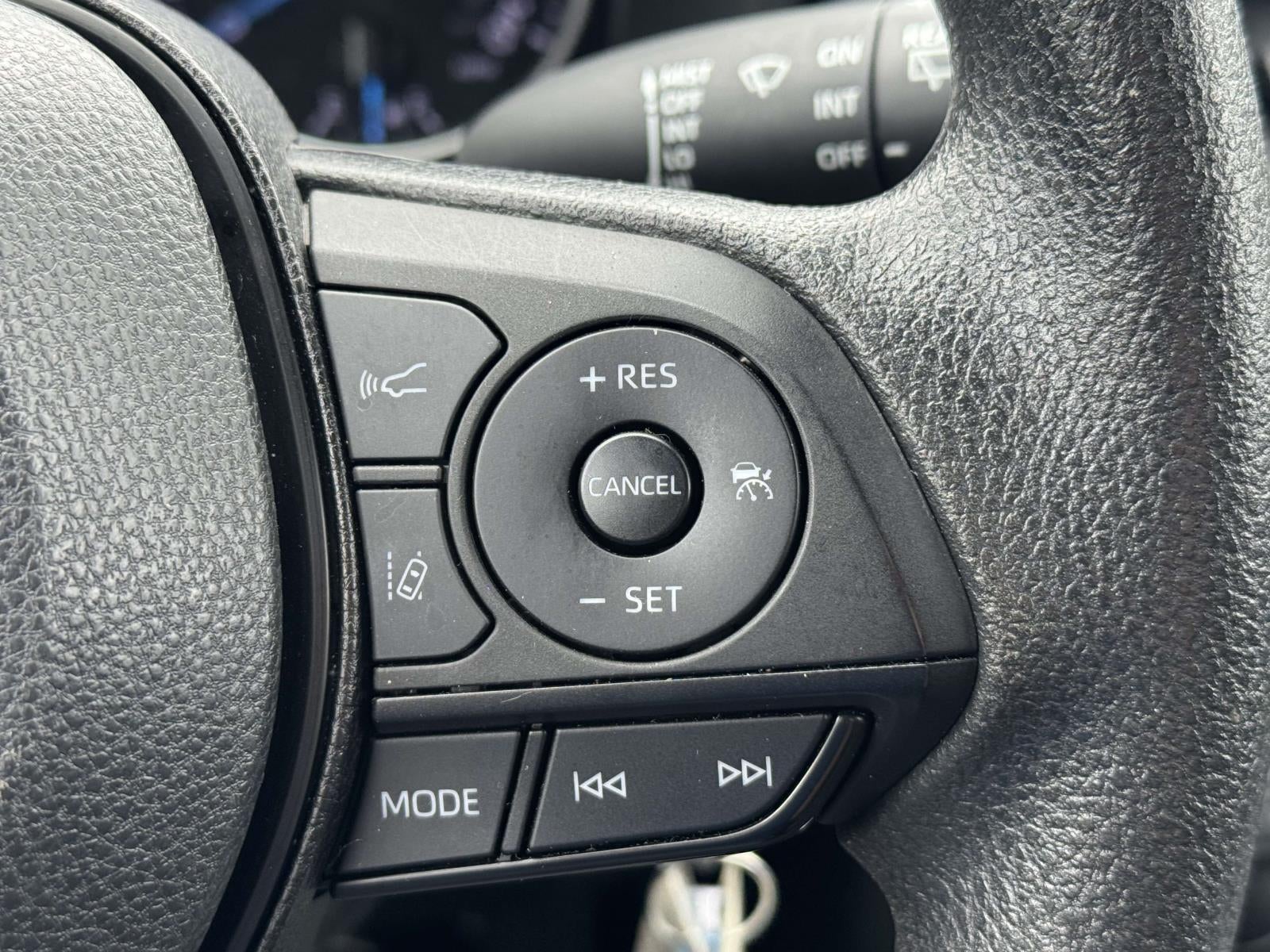 2022 Toyota RAV4 Hybrid LE