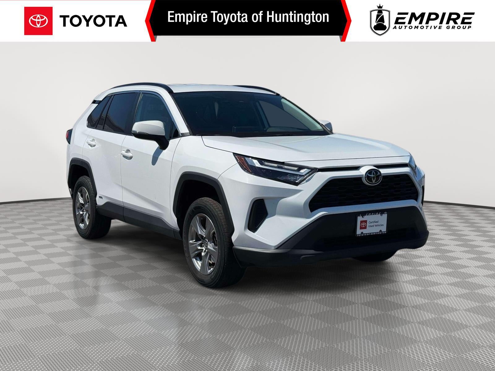 2025 Toyota RAV4 Hybrid XLE