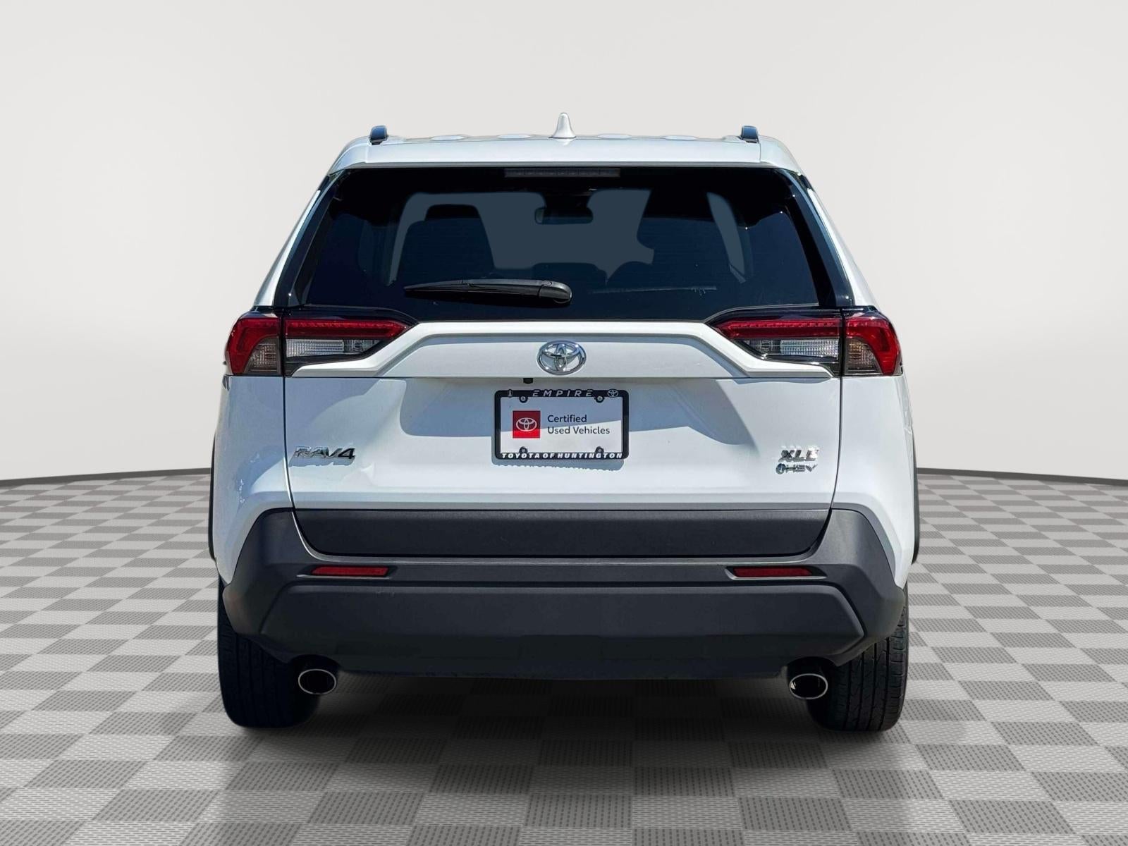 2025 Toyota RAV4 Hybrid XLE