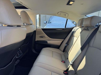 2021 Lexus ES 300h 300h