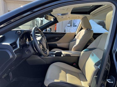 2021 Lexus ES 300h 300h