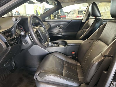 2024 Lexus ES 300h Luxury