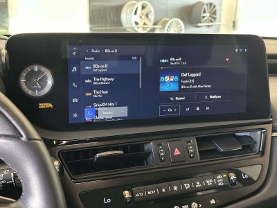 2024 Lexus ES 300h Luxury