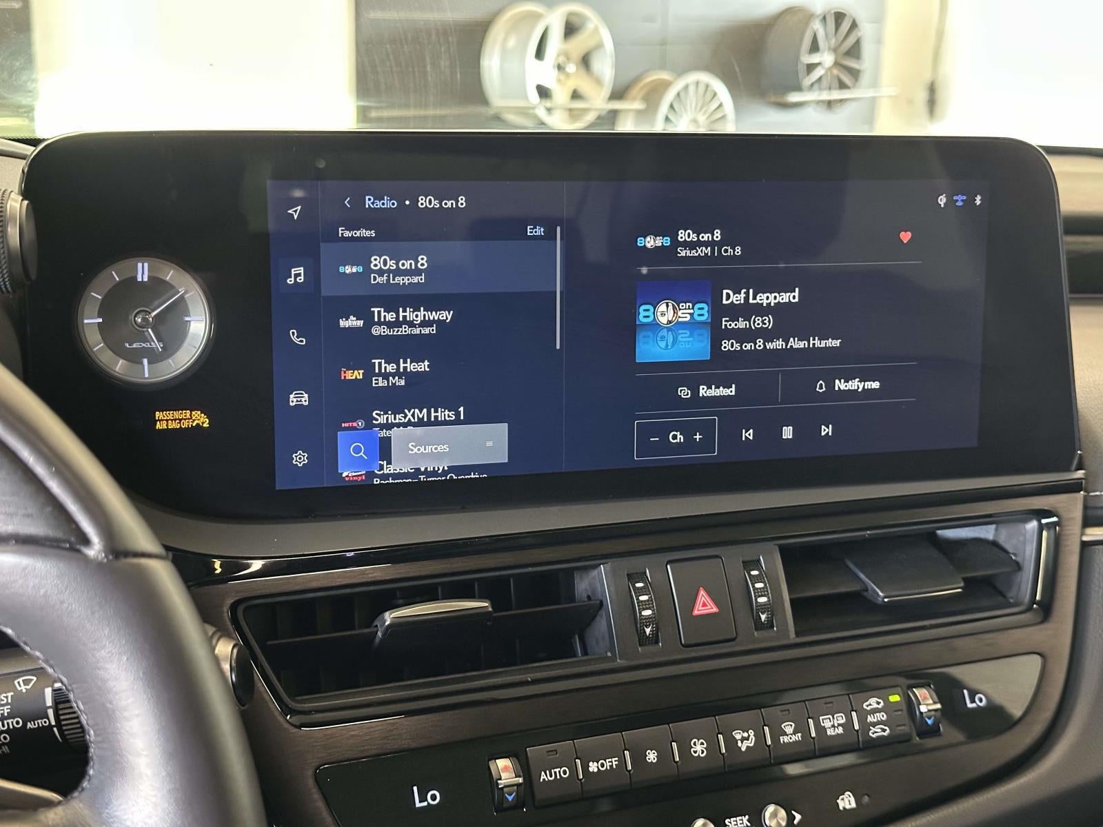 2024 Lexus ES 300h Luxury