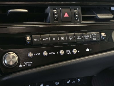 2024 Lexus ES 300h Luxury