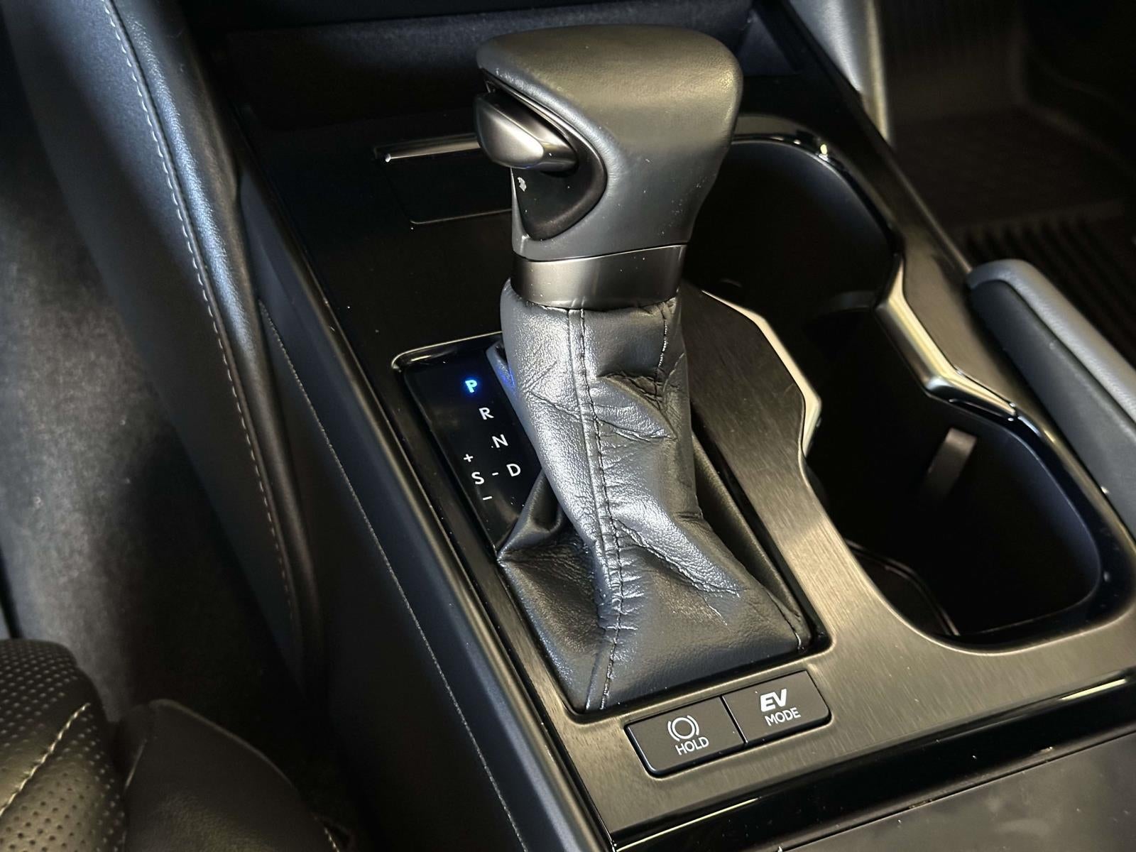 2024 Lexus ES 300h Luxury