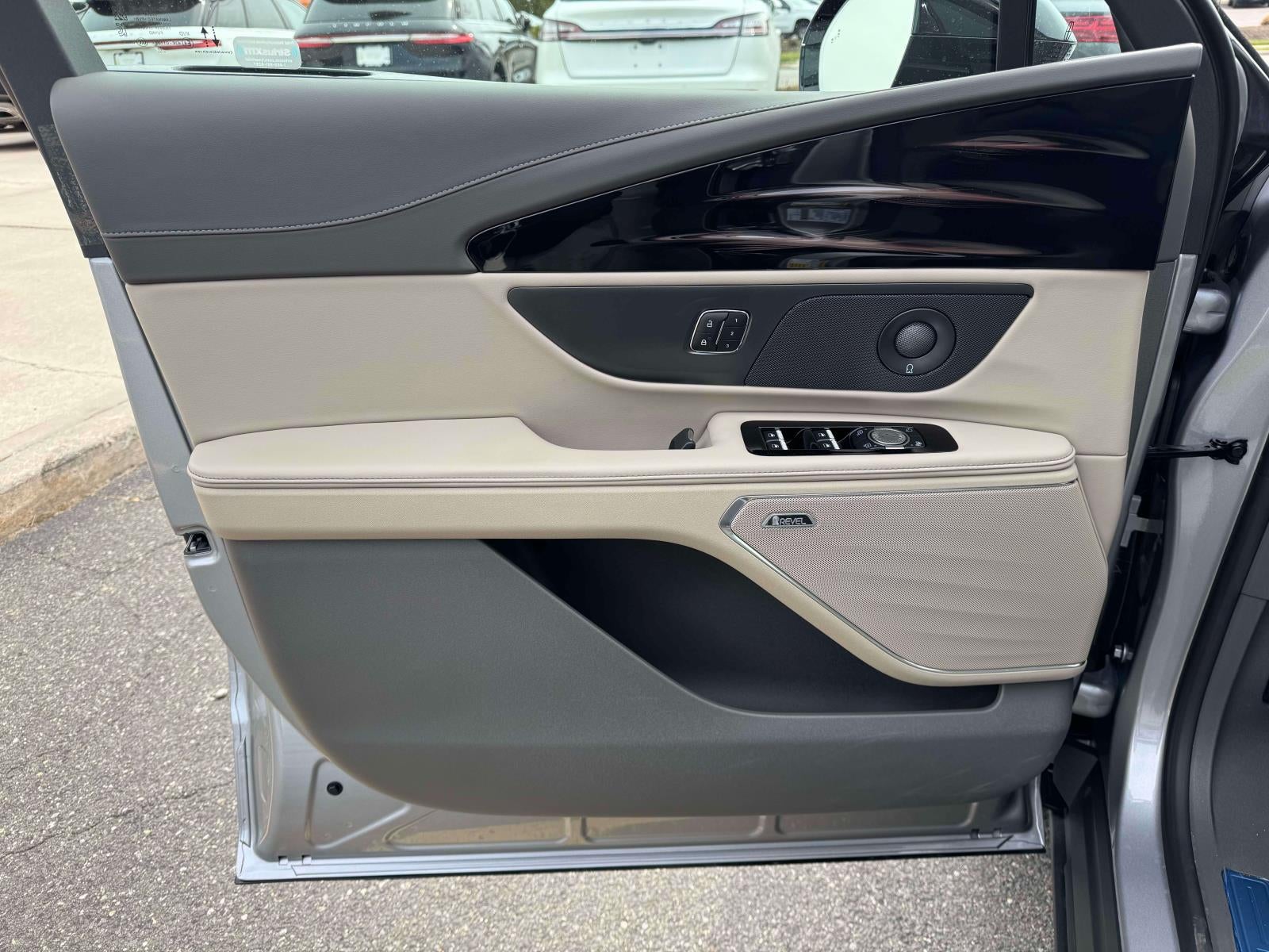 2025 Lincoln Nautilus Reserve