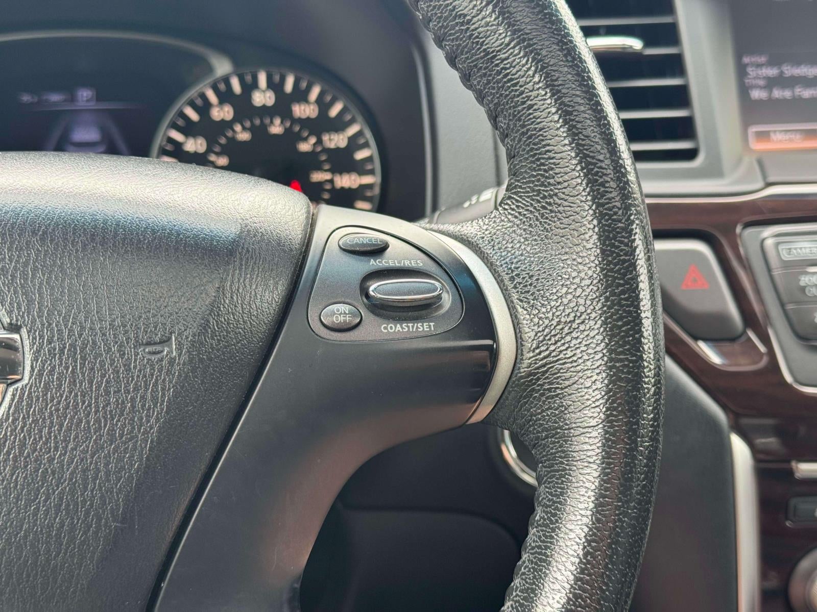 2016 Nissan Pathfinder SL