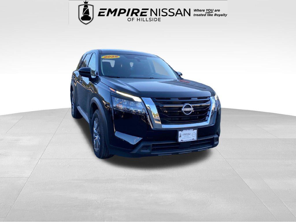 2025 Nissan Pathfinder S 4WD