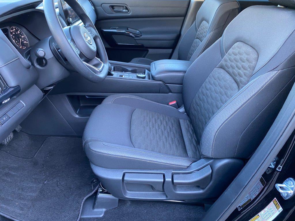 2025 Nissan Pathfinder S 4WD