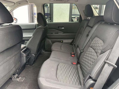 2022 Nissan Pathfinder S 4WD