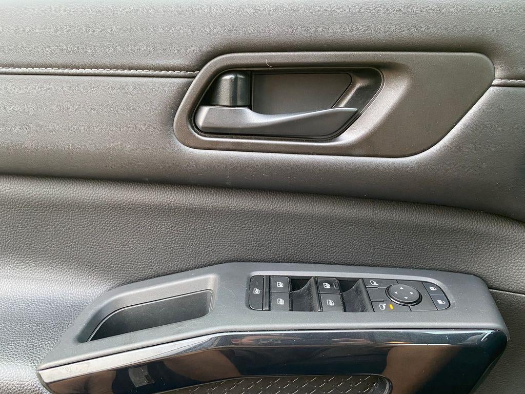 2024 Nissan Pathfinder SV FWD