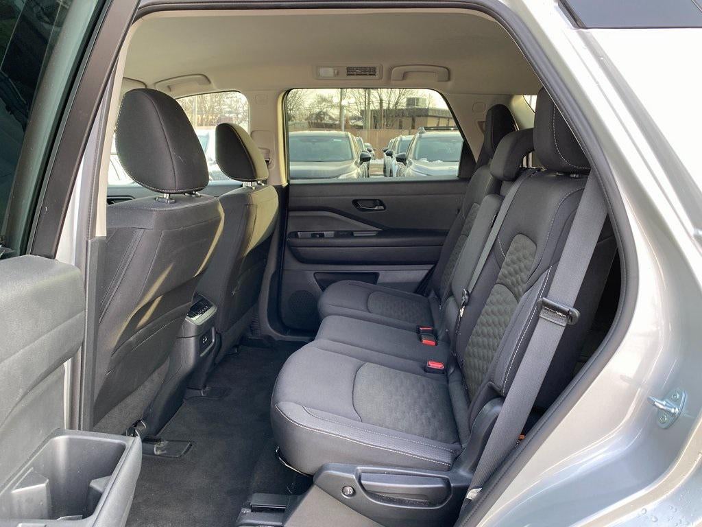 2024 Nissan Pathfinder SV FWD