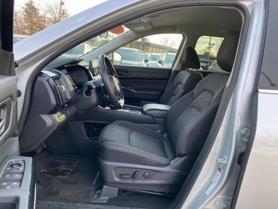 2024 Nissan Pathfinder SV FWD