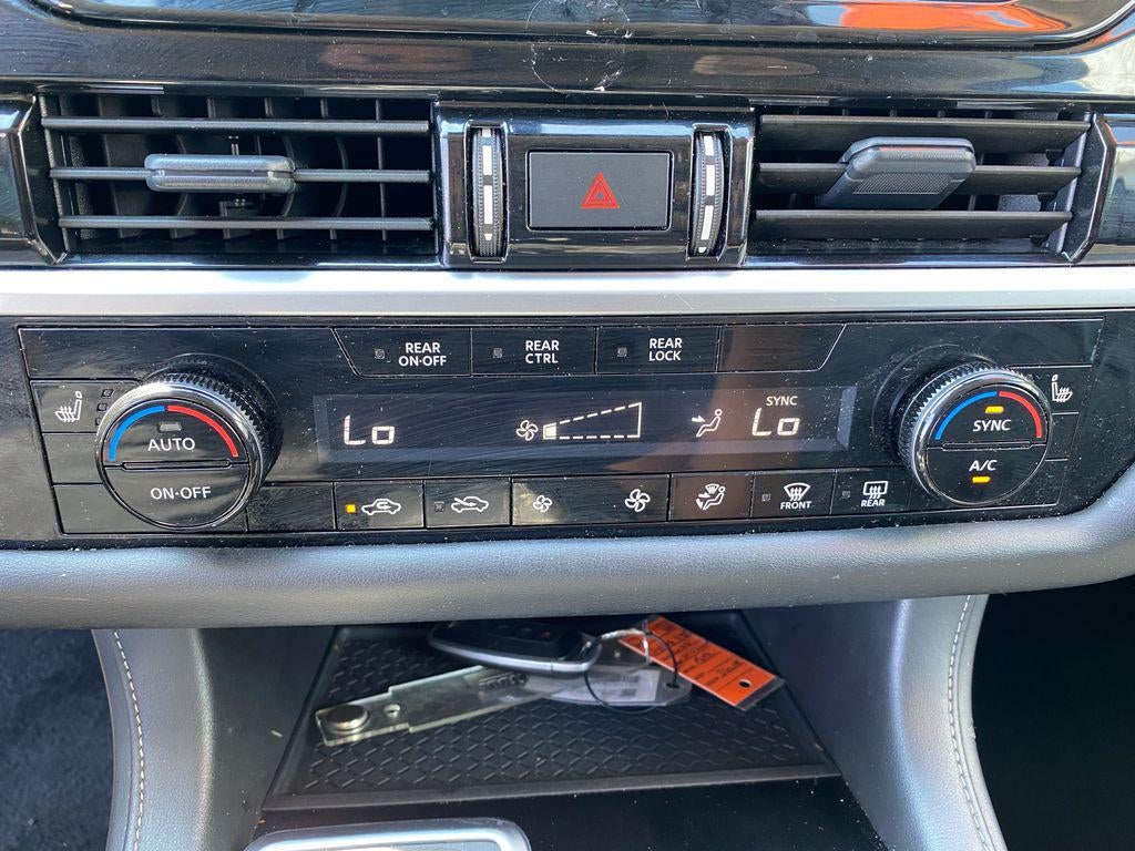 2024 Nissan Pathfinder SV FWD