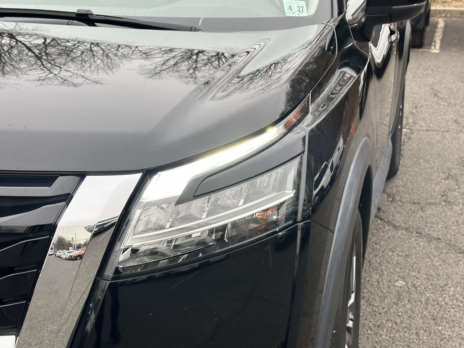 2022 Nissan Pathfinder SV 4WD