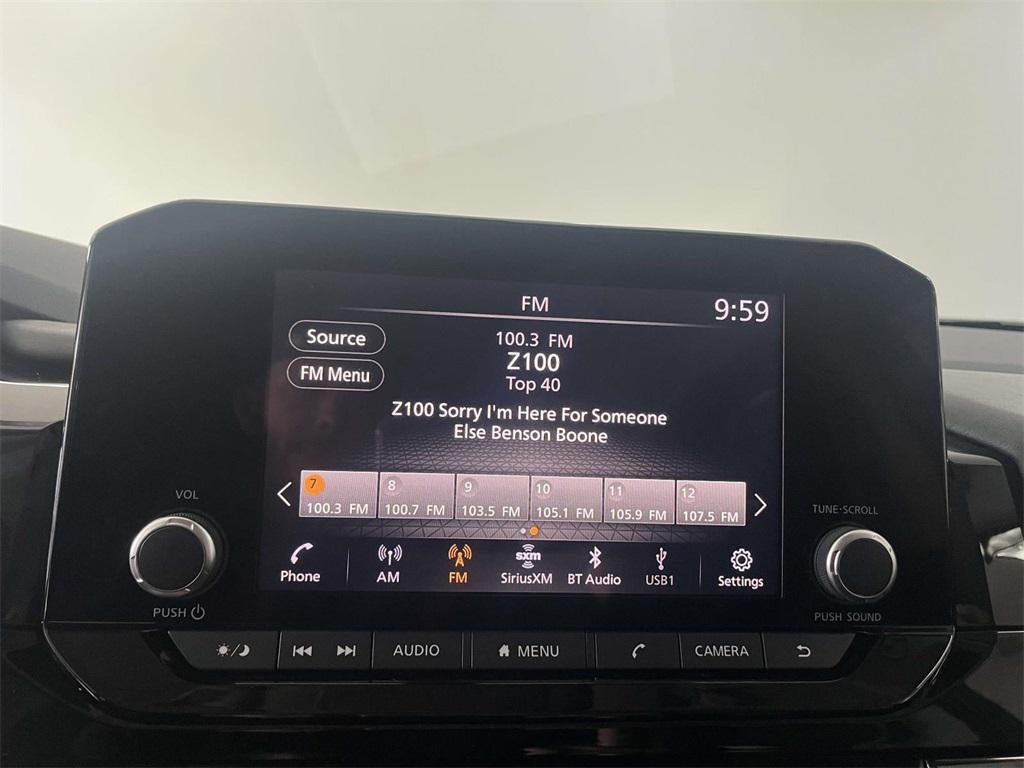 2022 Nissan Pathfinder SV