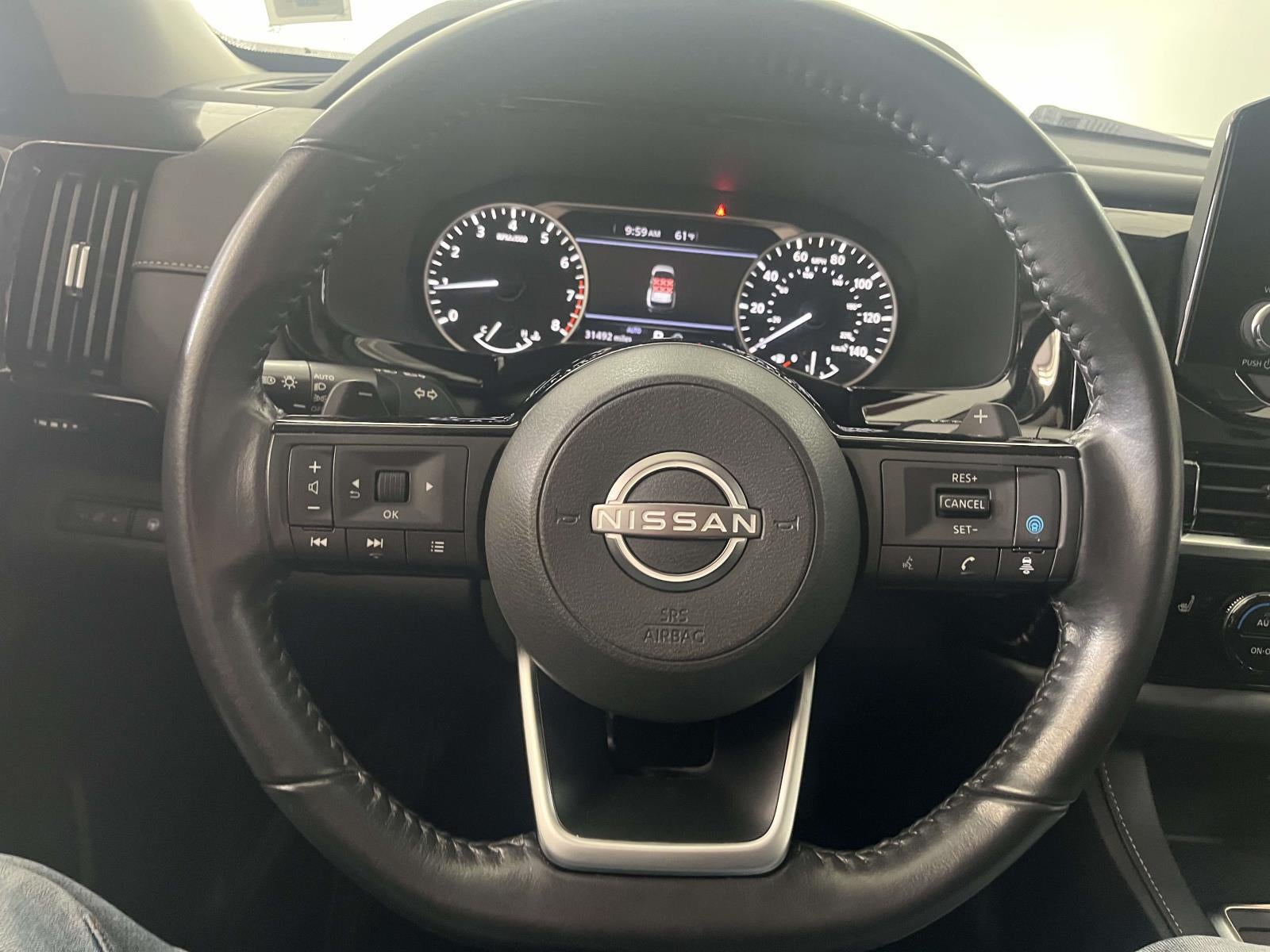 2022 Nissan Pathfinder SV