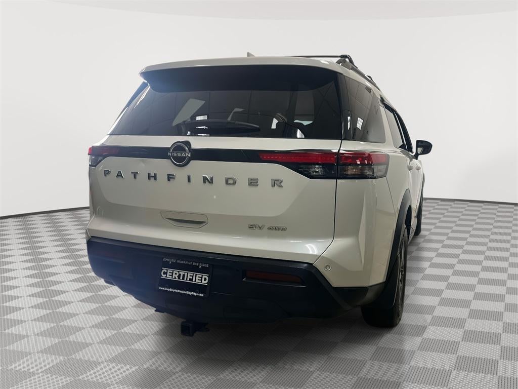 2022 Nissan Pathfinder SV