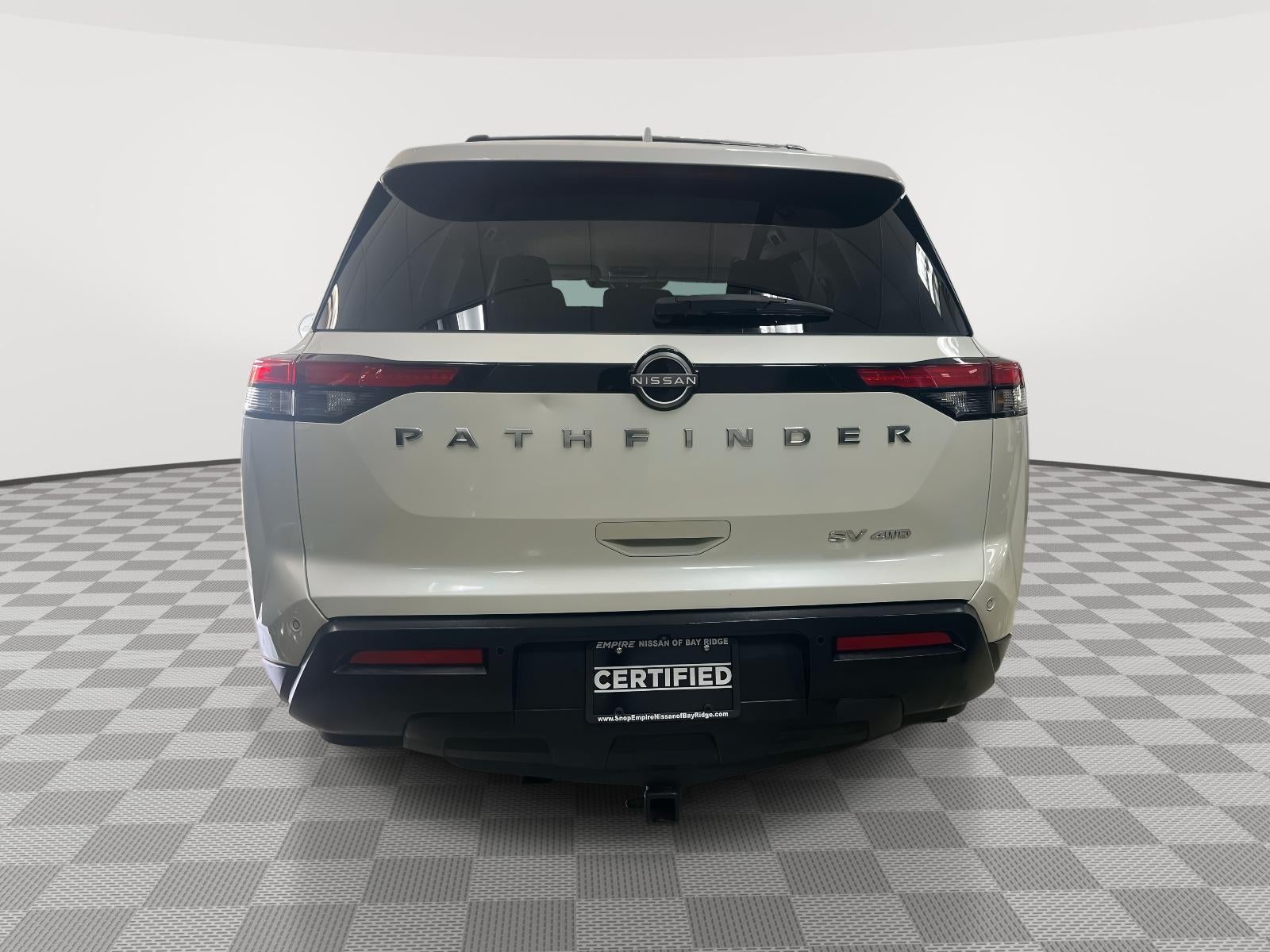 2022 Nissan Pathfinder SV