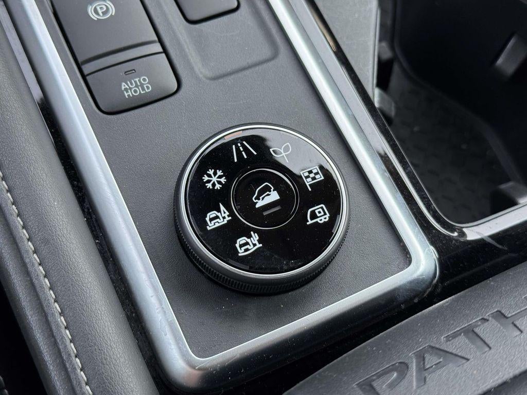 2024 Nissan Pathfinder SV 4WD