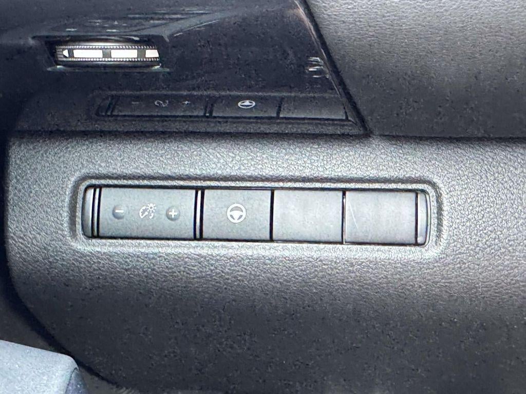 2024 Nissan Pathfinder SV 4WD