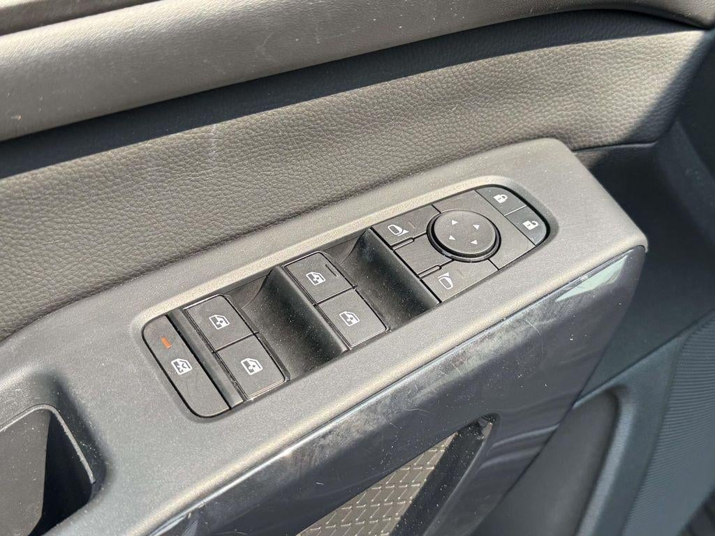 2024 Nissan Pathfinder SV 4WD