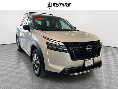 2023 Nissan Pathfinder SL 4WD