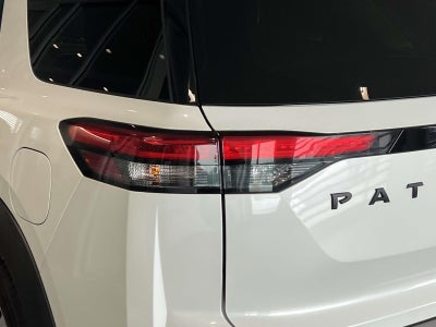 2023 Nissan Pathfinder SL 4WD