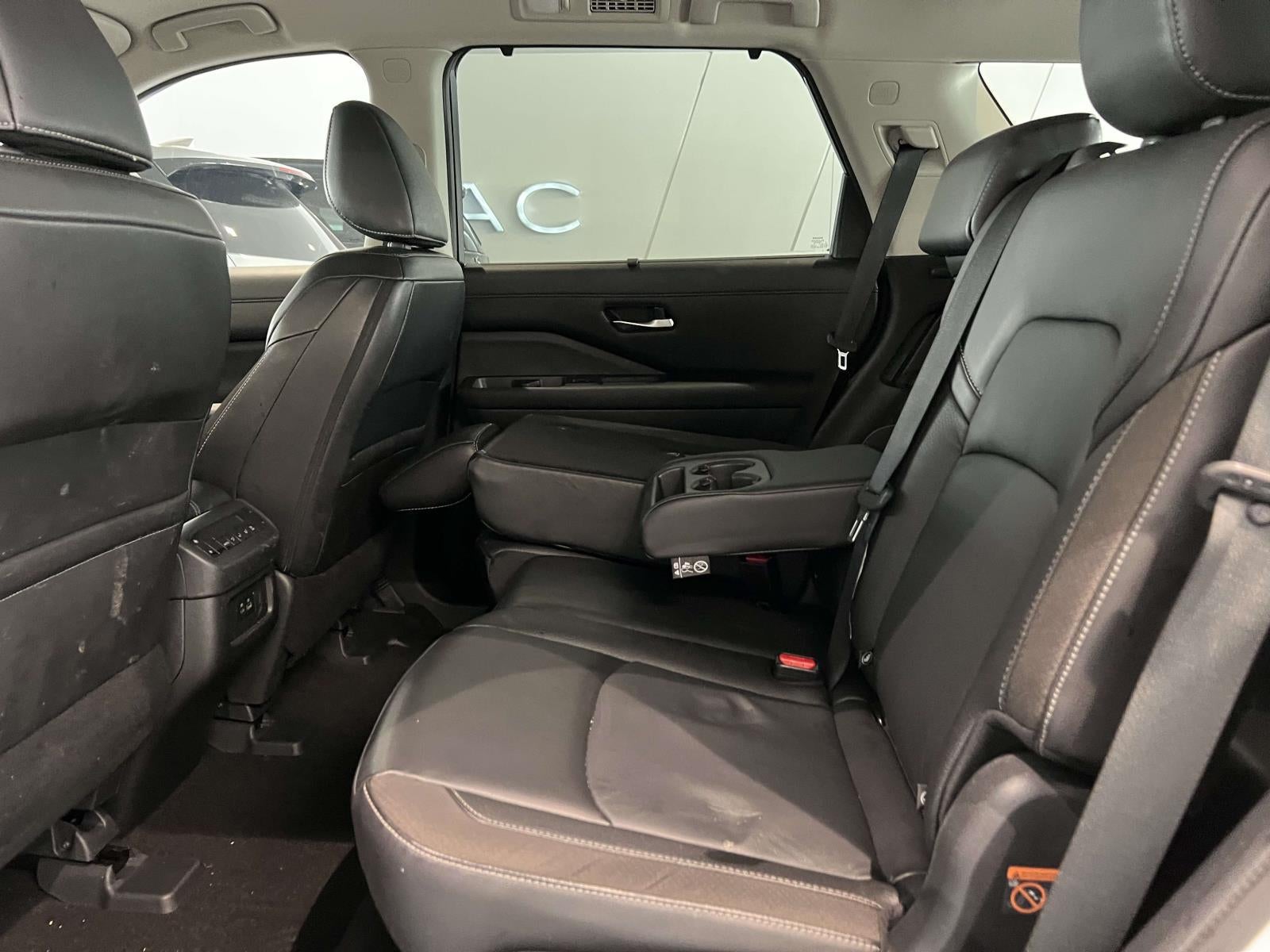 2023 Nissan Pathfinder SL 4WD