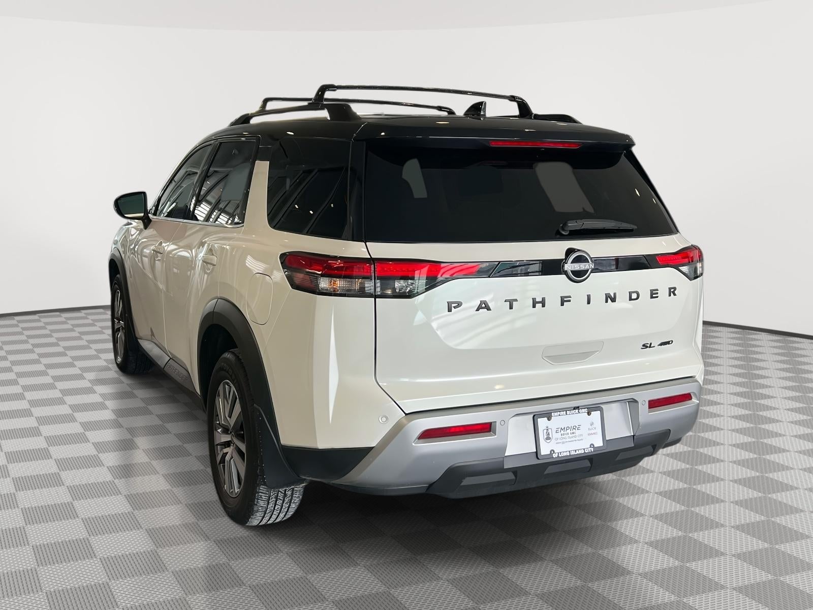 2023 Nissan Pathfinder SL 4WD