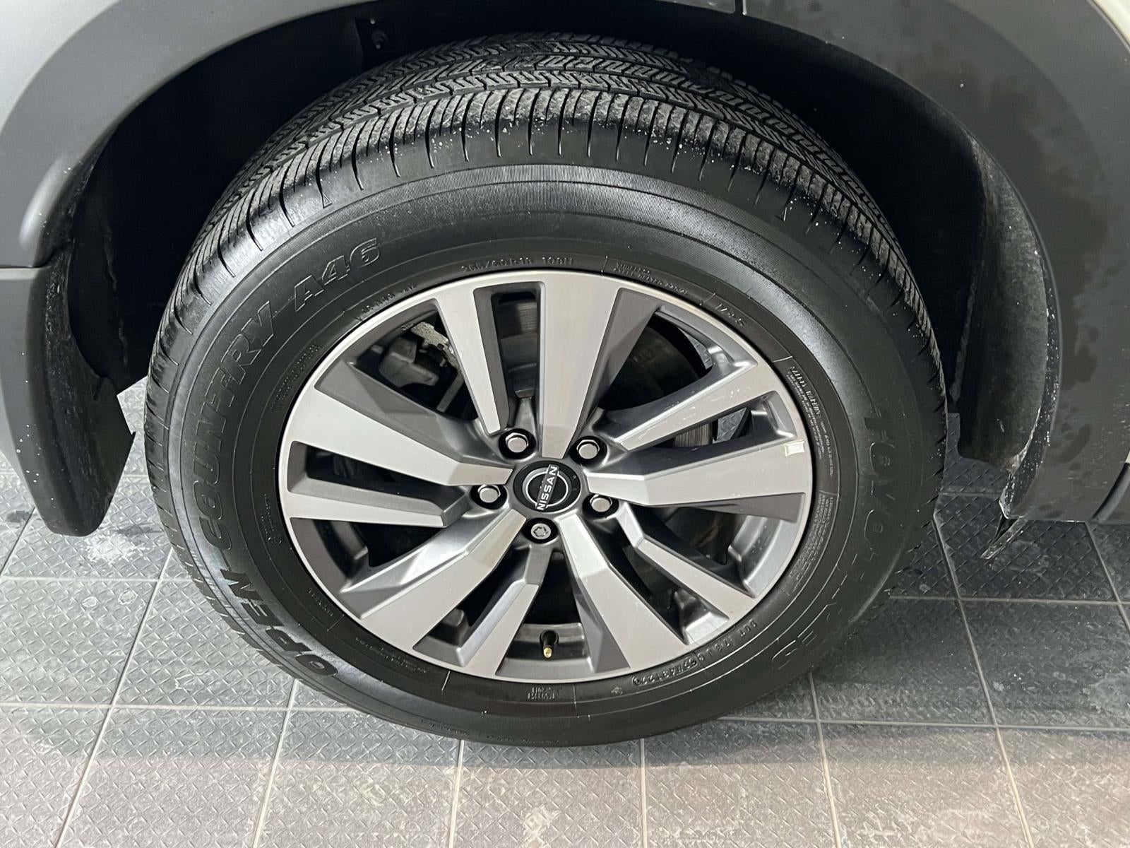 2023 Nissan Pathfinder SL 4WD