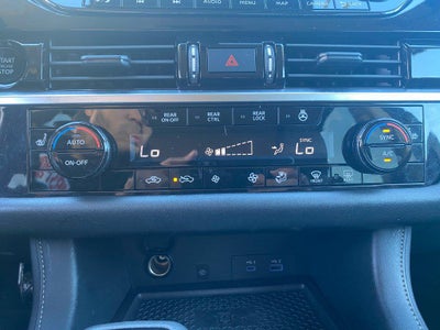 2025 Nissan Pathfinder SL 4WD