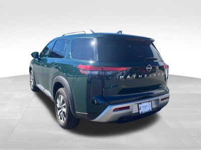 2025 Nissan Pathfinder SL 4WD